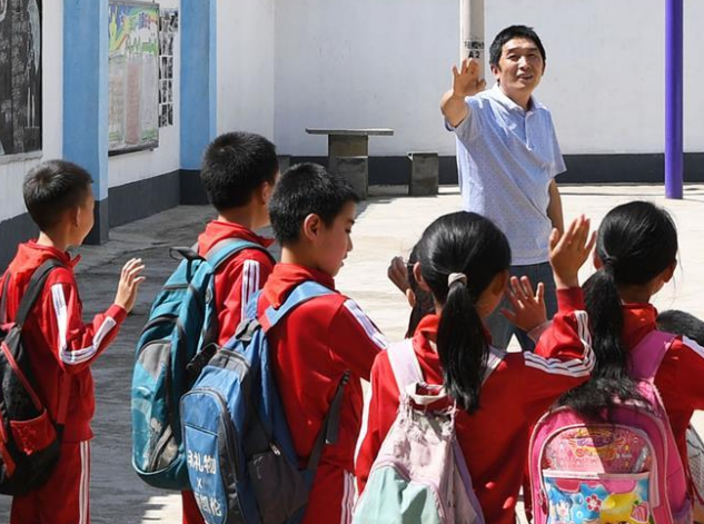 着重学情是教育设计的出发点详案必躬亲板书构系统讲评贵透彻