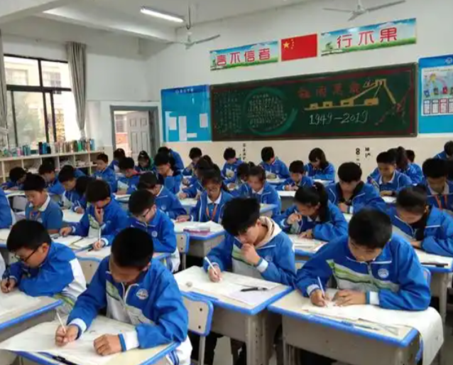 切实满意群众对优质教育资源的需求让优质教育惠及千家万户